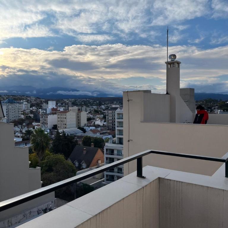 Alquilo departamento dos ambientes zona centro de Salta - Apartamento de 2 dormitorios - 2
