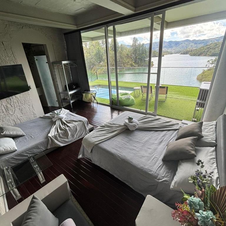 Elemynt Guatape - Villa - 2