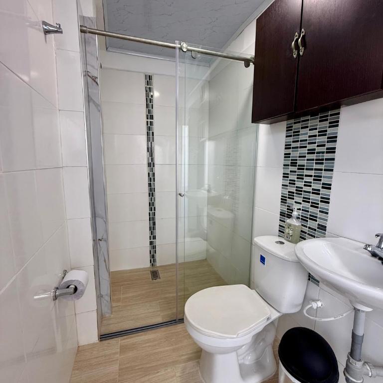 Apartaestudio Luiggis Cucuta - Habitación Doble Estándar con ventilador - 2