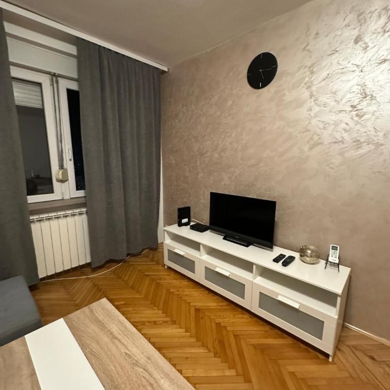 quiet place - One-Bedroom Apartment - 2