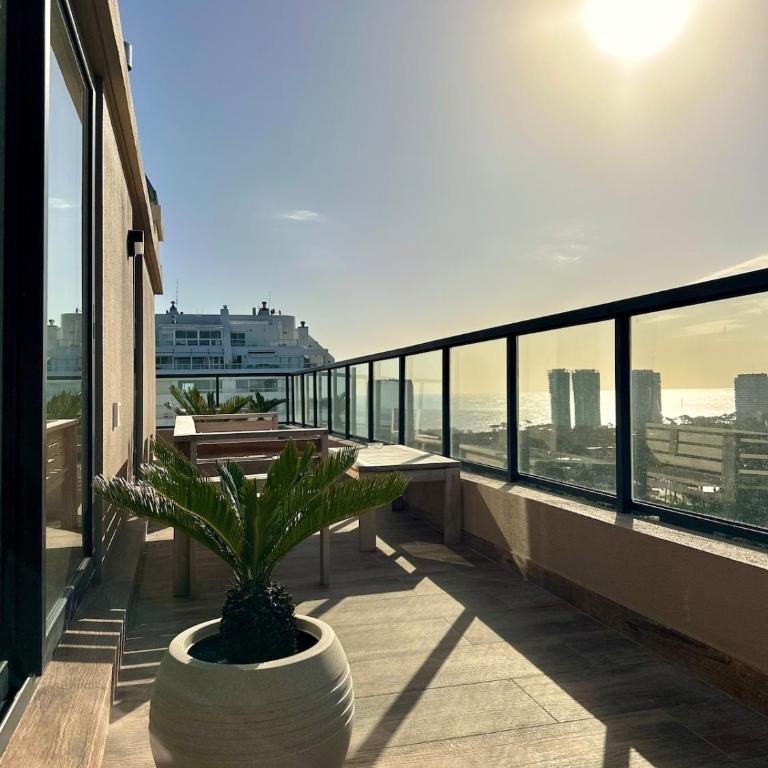 Luxurious new penthouse with ocean views - One-Bedroom Apartment - 8