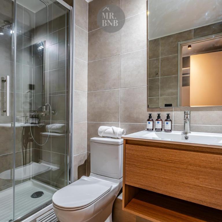 Marin Apartments by Mr BnB - Two-Bedroom Apartment with Terrace - 3