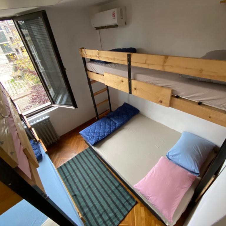 Chillton hostel - Quadruple Room with Private Bathroom - 26