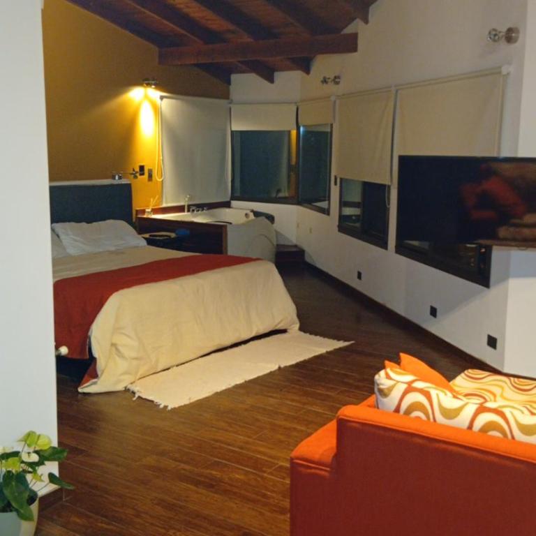 La Macarena Suites - Suite with Hot Tub - 4