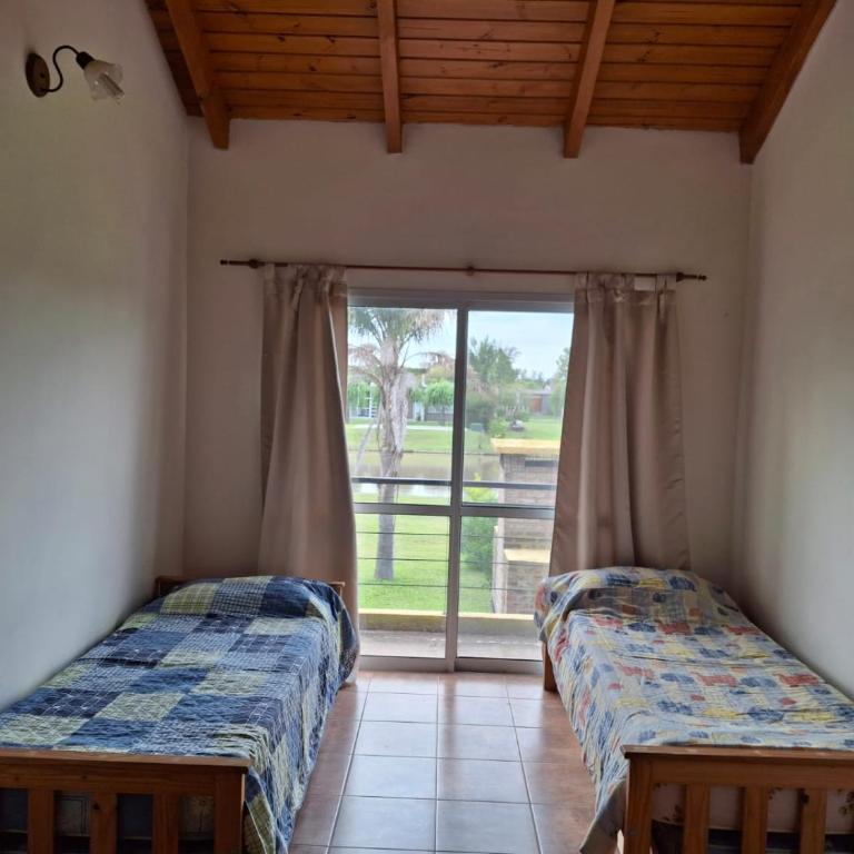 La casa del lago - Three-Bedroom House - 14