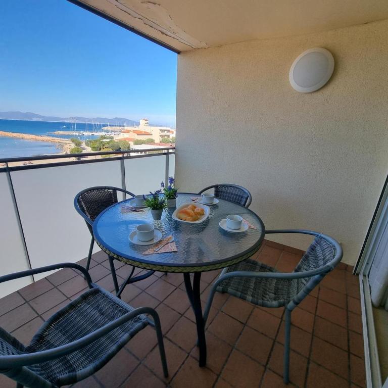 Apartamento en primera línea en L'Escala con aire acondicionado y parking - HISP-236-98 - Apartment - 2
