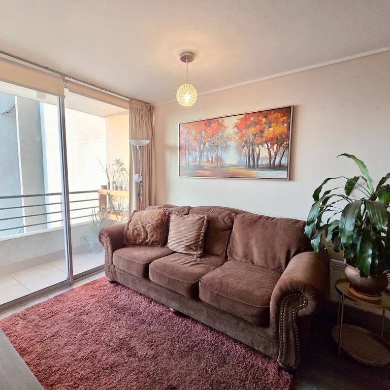 Amplio departamento cercano a metro y ruta 5 - Two-Bedroom Apartment - 5