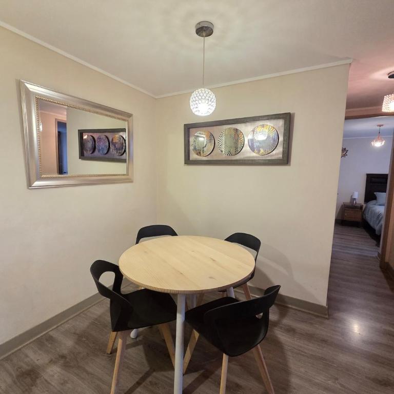 Amplio departamento cercano a metro y ruta 5 - Two-Bedroom Apartment - 2