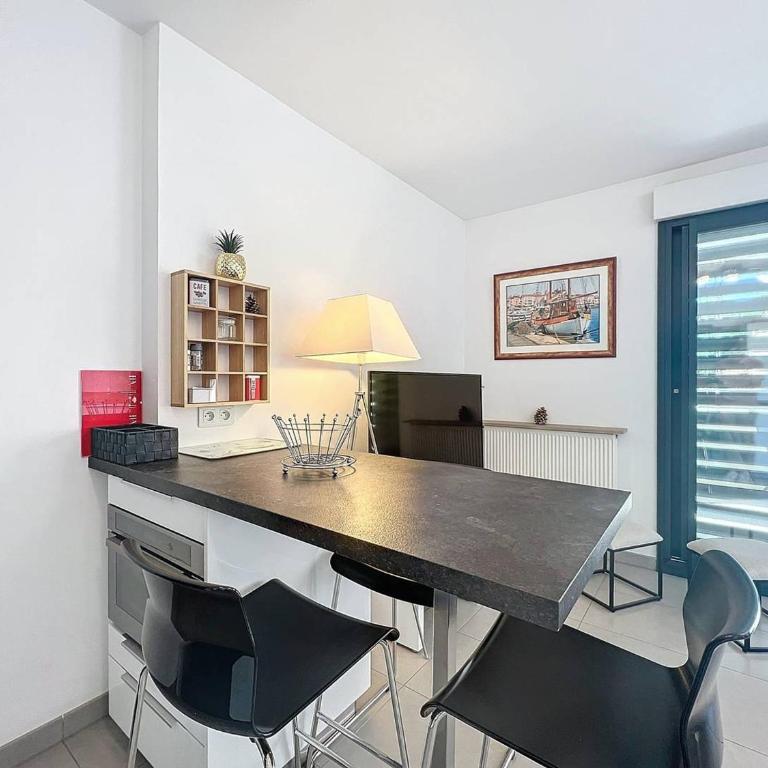 Superbe T2 moderne avec terrasse, climatisation et parking à La Ciotat - FR-1-770-67 - Appartamento - 6