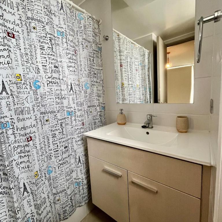 Amplio departamento cercano a metro y ruta 5 - Two-Bedroom Apartment - 24