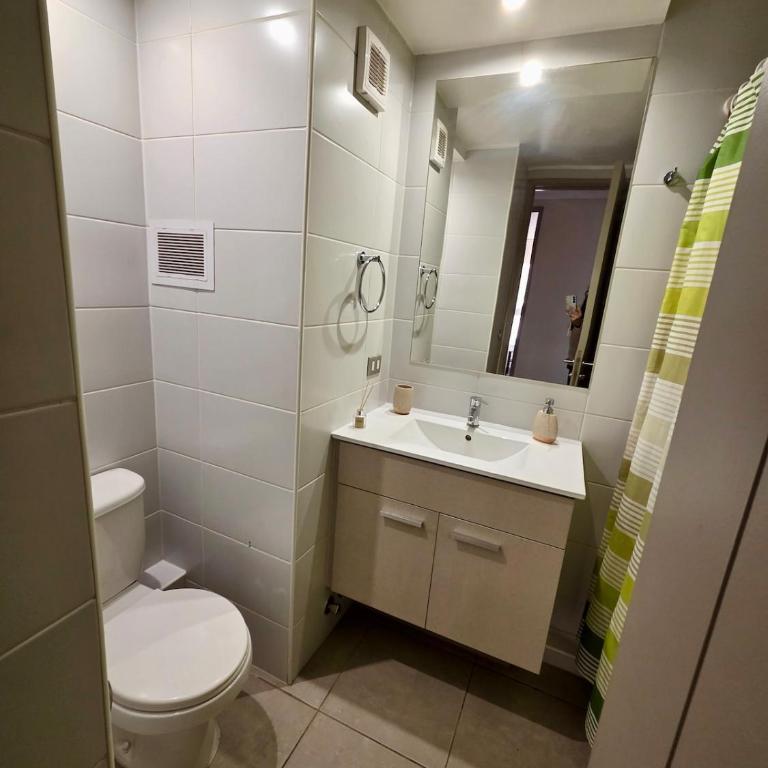Amplio departamento cercano a metro y ruta 5 - Two-Bedroom Apartment - 18