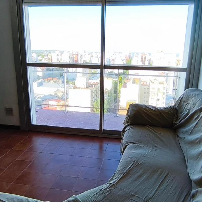 a metros del centro exelente ubicación - Apartamento de 2 dormitorios - 10