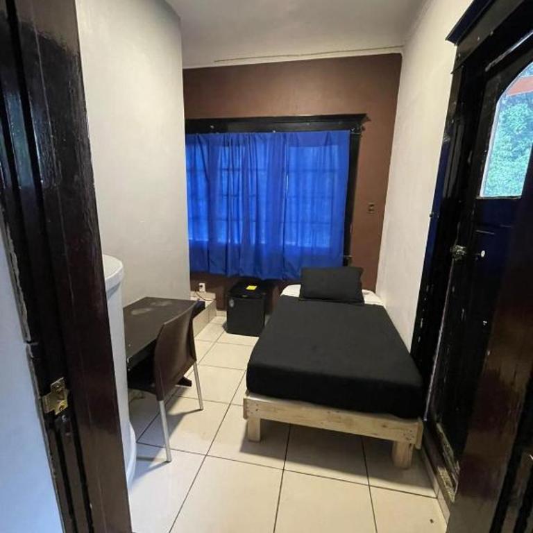 Roomies Hostel - Roma - Single Room with Private Bathroom - 1