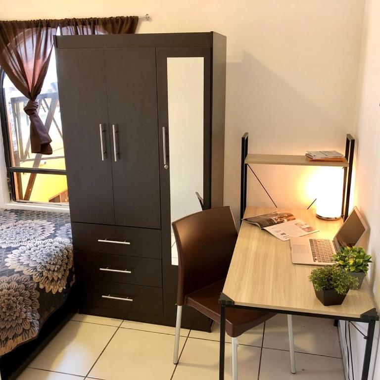 Roomies Hostel - Roma - Double Room with Shared Bathroom - 7