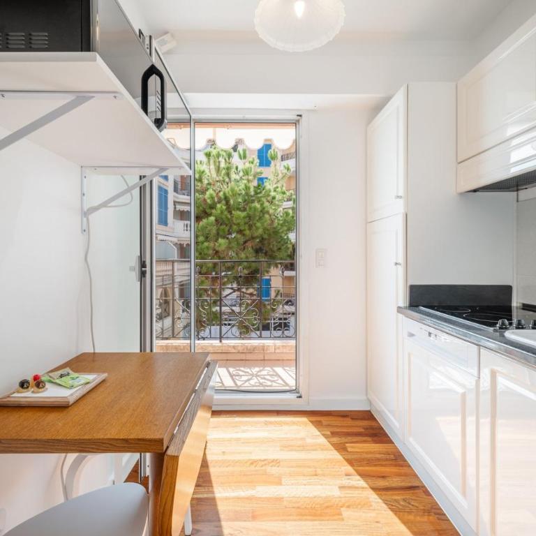 Le COQ Bleu d'Azur- Piscine - Parking - AC -WIFI - Appartement 2 Chambres - 31