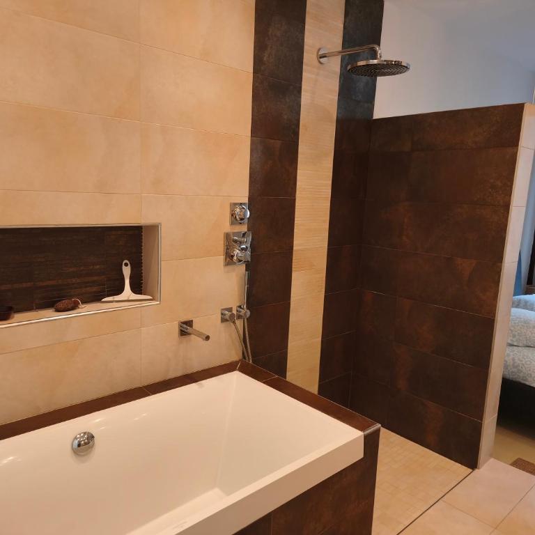 Le Vieux Palais Hypercentre Rouen, Place Vieux Marché - Linge & Ménage Inclus - Apartment mit 1 Schlafzimmer - 7