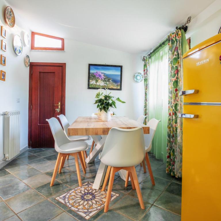 Raggio di Sole - Two-Bedroom House with Private Pool - 58