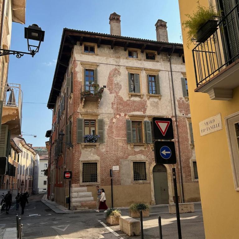 Dimora San Bonifacio - Verona Wine - Three-Bedroom Apartment with Balcony - 38