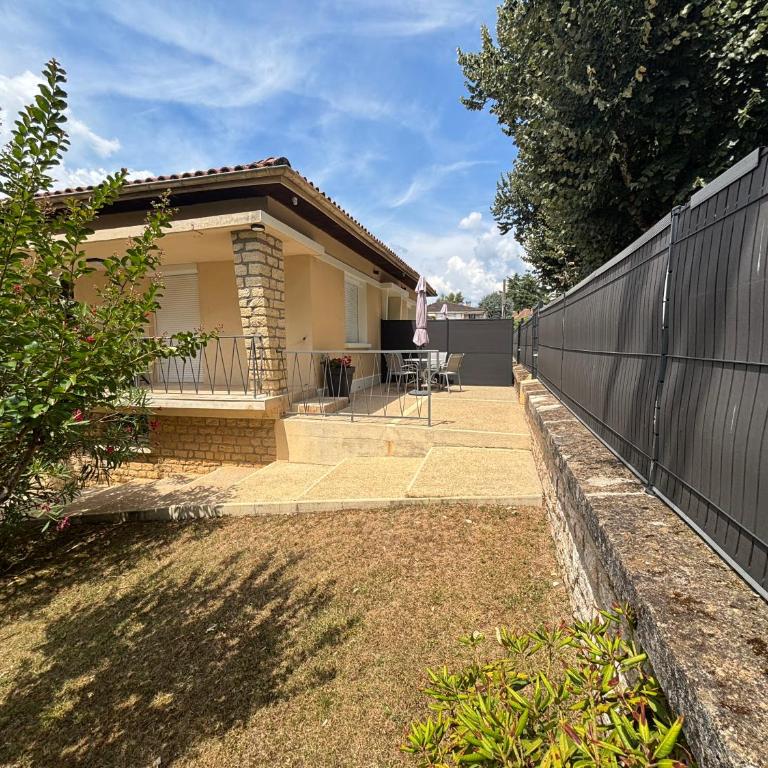 T3 rénové, jardin parking & garage privé, proche centre - Casa de 2 dormitorios - 27