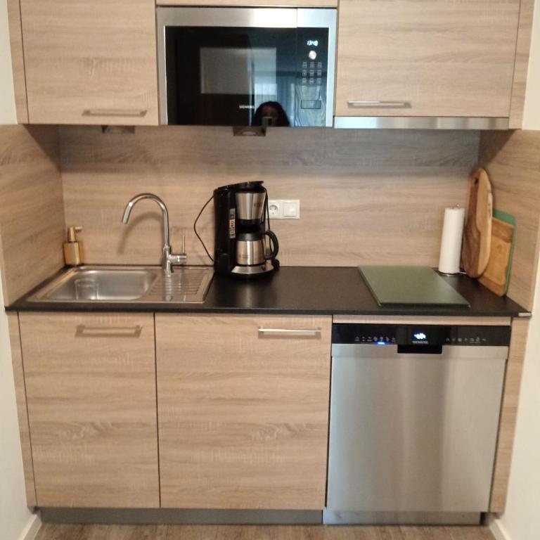 Maurers Schlierseetraum 6, Studio 455 mit 42 qm neu renoviert, Erdgeschoss mit eingezäunter Terrasse in ruhiger Lage am Kirchbichlweg 8 - Apartment mit 1 Schlafzimmer - 2