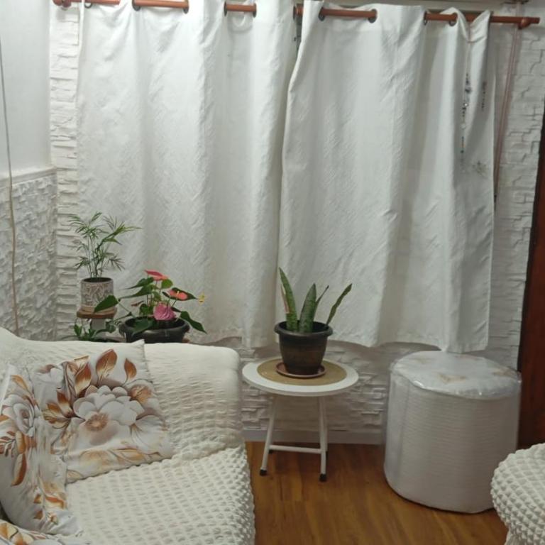 Habitación para tres personas muy cómoda - Double Room with Shared Bathroom - 1