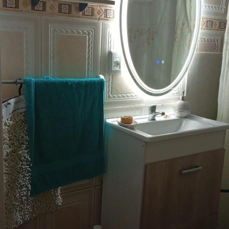 Habitación para tres personas muy cómoda - Double Room with Shared Bathroom - 4