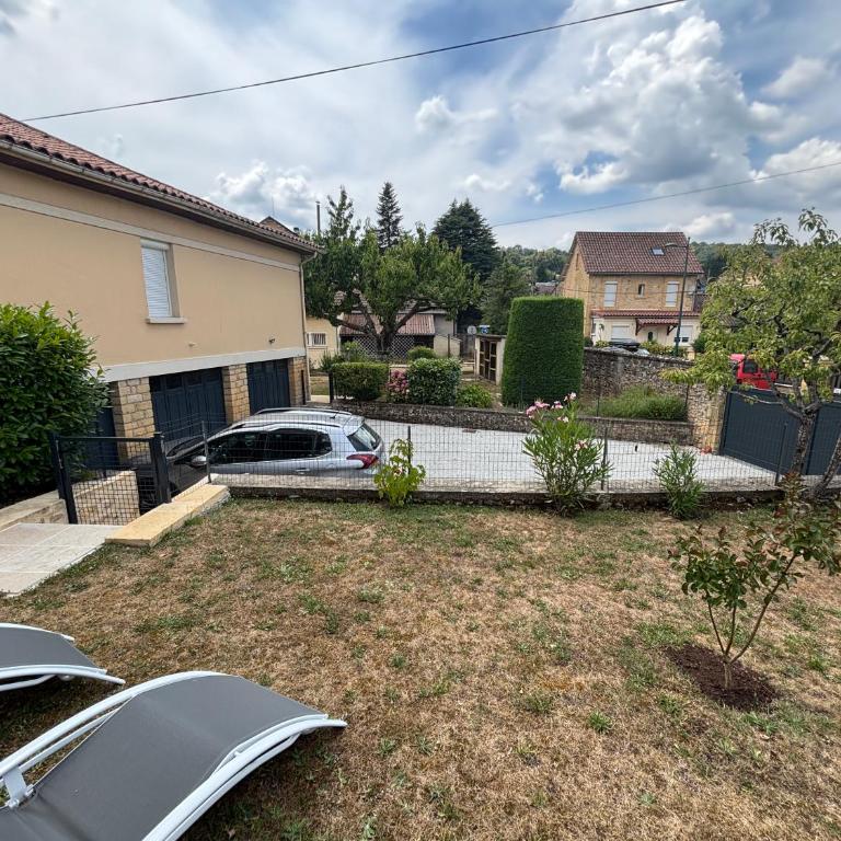 T2 rénové, jardin parking & garage privé, proche centre - One-Bedroom House - 30