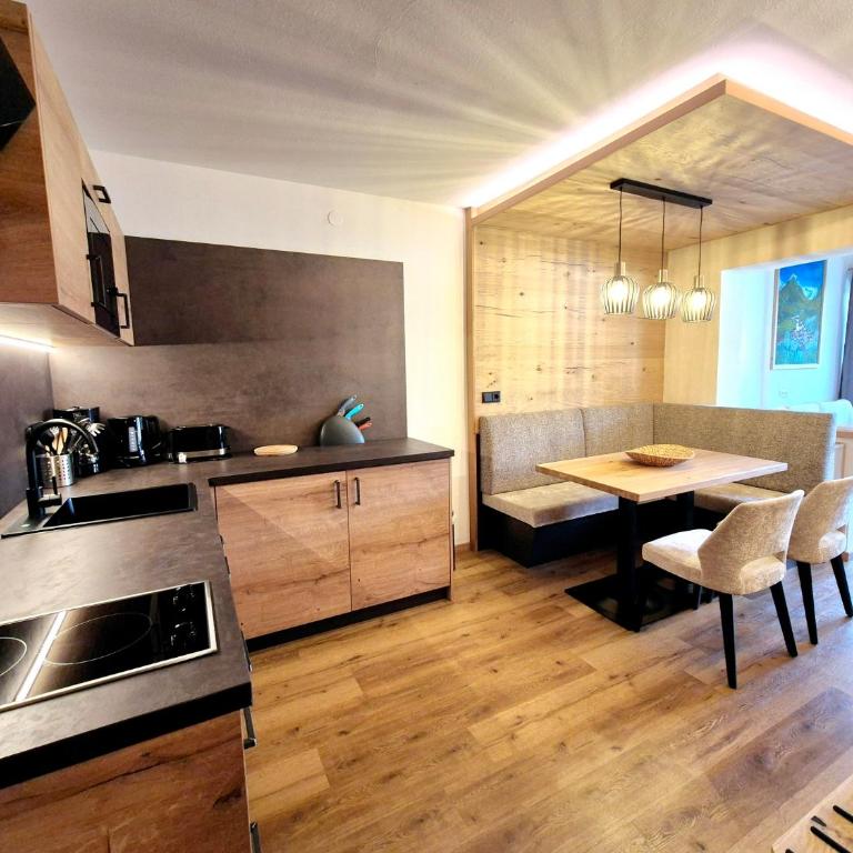 Adler Hotel-Pension - Apartment mit Balkon 1 - 2