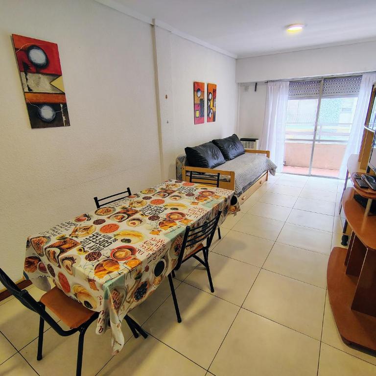 EfDepartamentos Plaza Colon con balcón a la calle y Cochera para auto - Apartamento de 1 dormitorio - 20