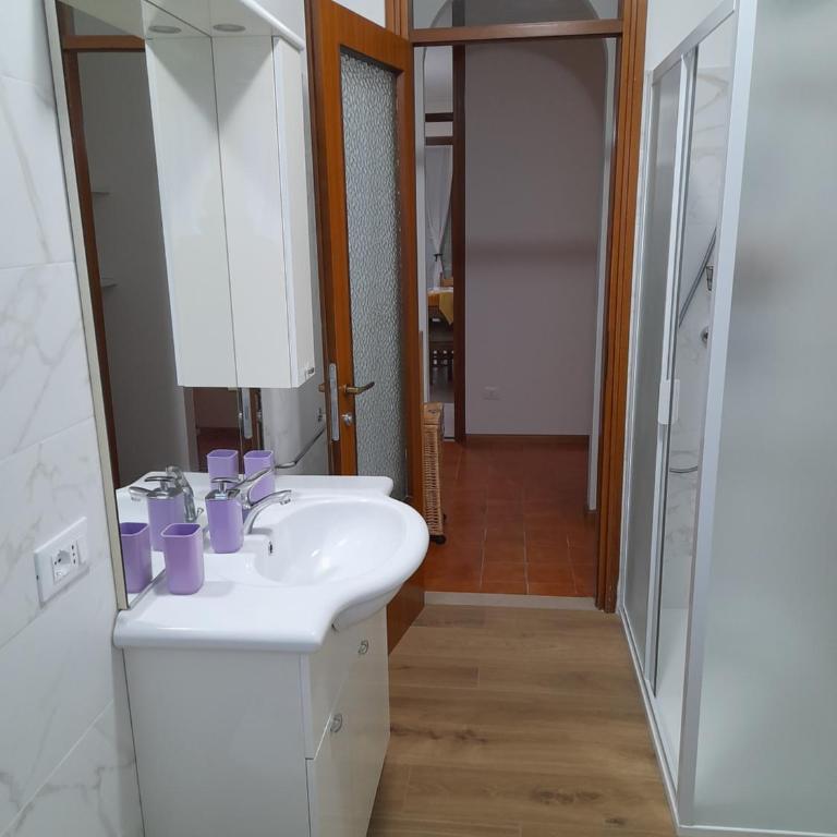 Rosso Tirano - Apartment - 16