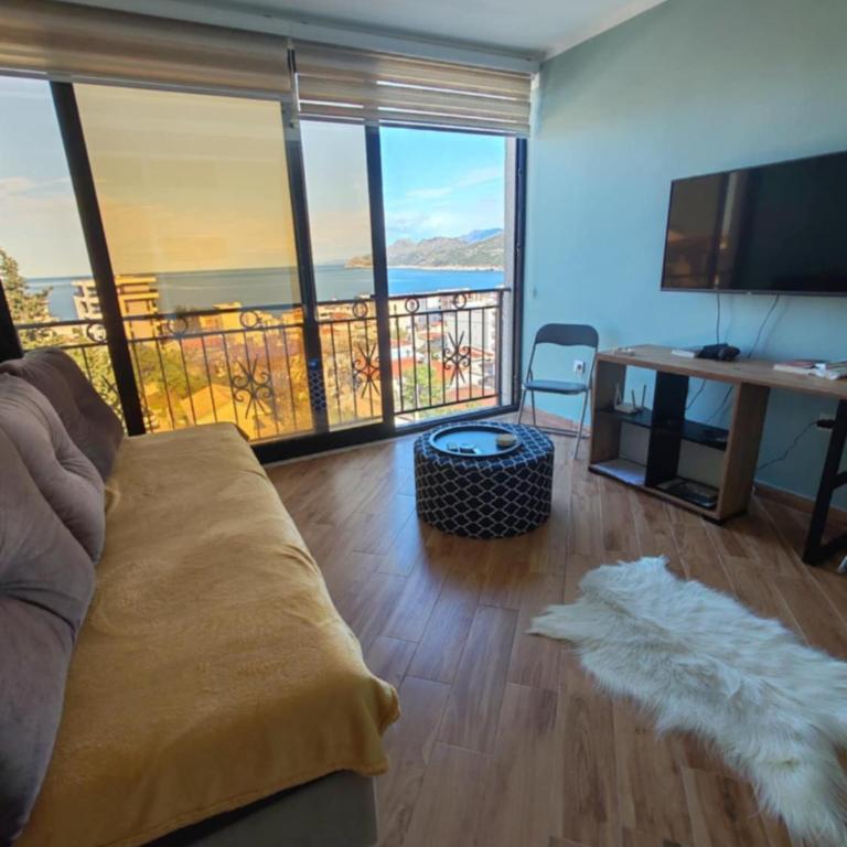 Cherry - Two-Bedroom Apartment - 1