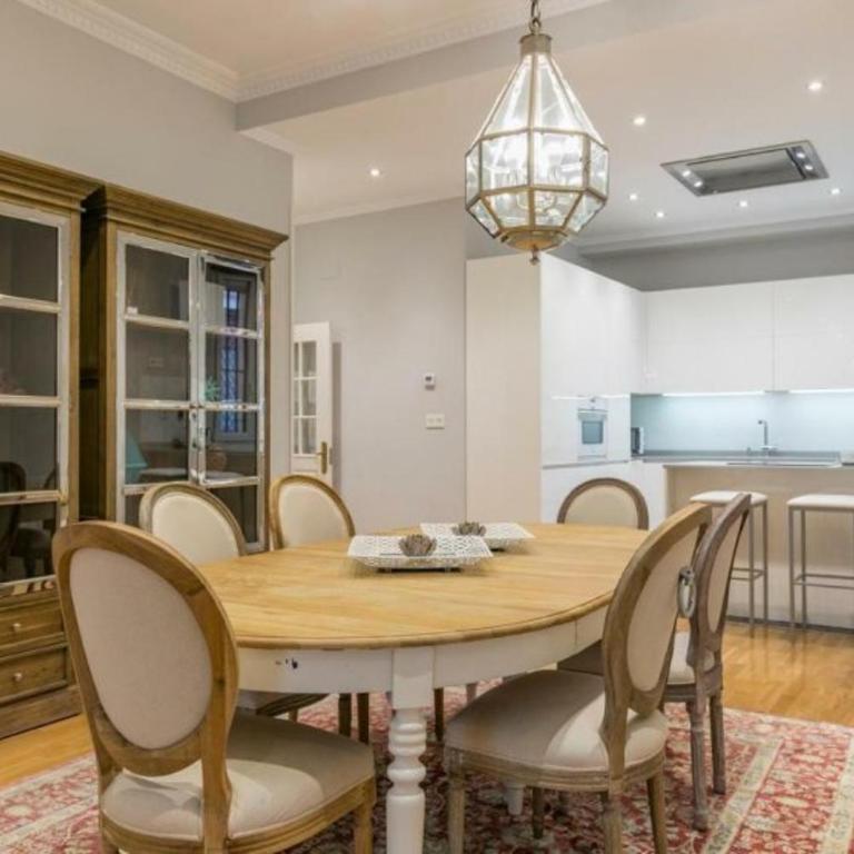 Amplio y Confortable en el Casco Viejo con Parking Privado - Two-Bedroom Apartment - 17
