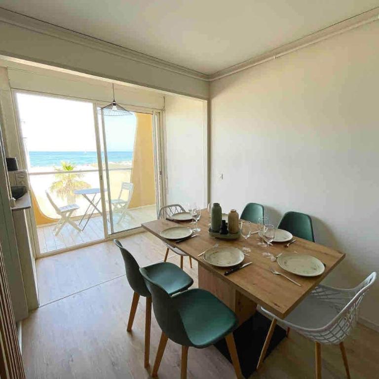 T3 Face à la mer - Two-Bedroom Apartment - 6