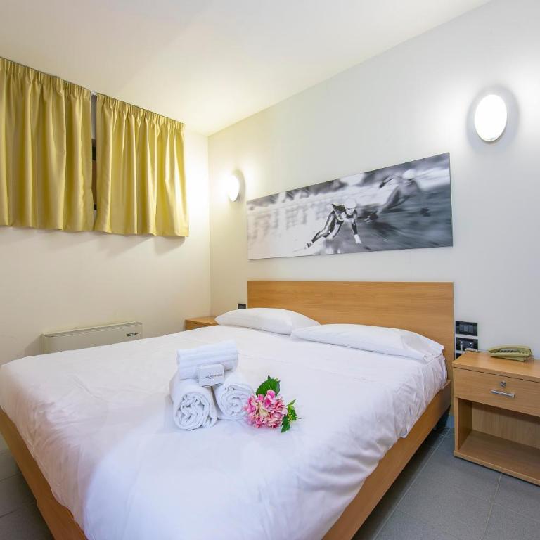 Villaggio Olimpico - One Bedroom Apartment with Balcony 5 - 10