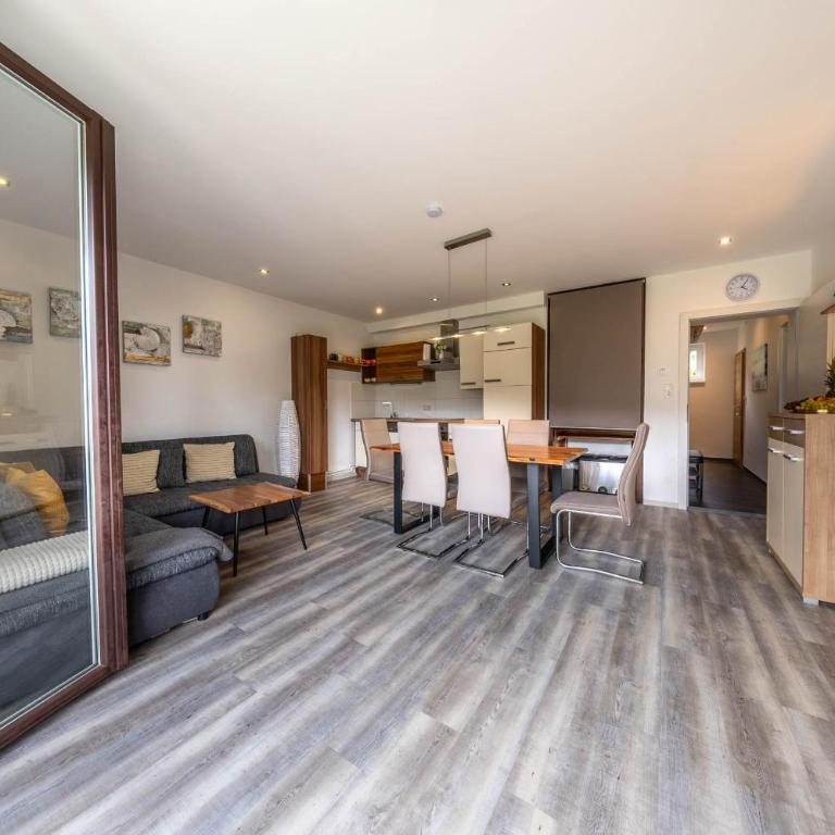 Apartment-Alpenfantasie - Apartment mit 2 Schlafzimmern und Terrasse - 9