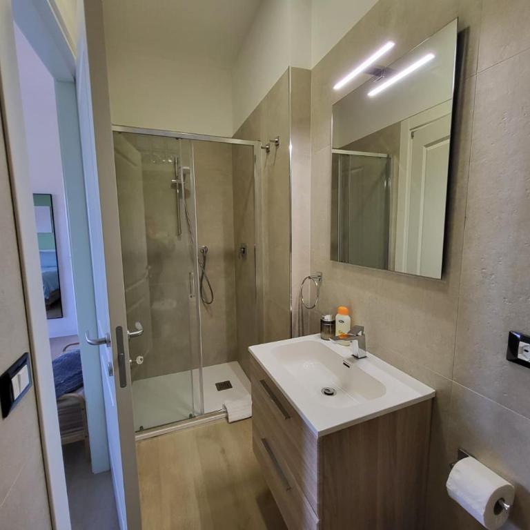 Dante Prime Collection Palermo - Appartamento con 2 Camere da Letto - 9
