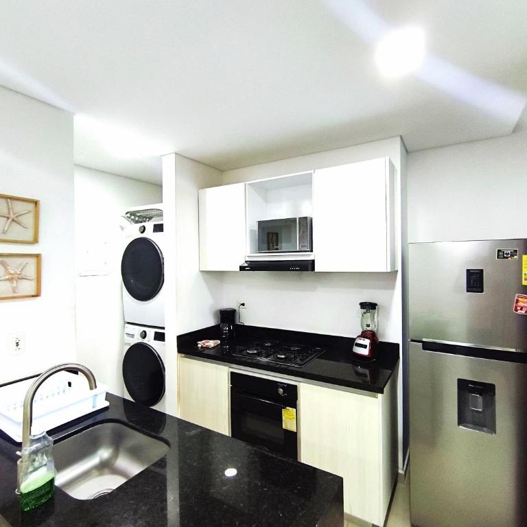 Apartamento moderno 2BD 2BA con terraza, Cerca del Mar y Centro 6 - Apartamento de 2 dormitorios - 20