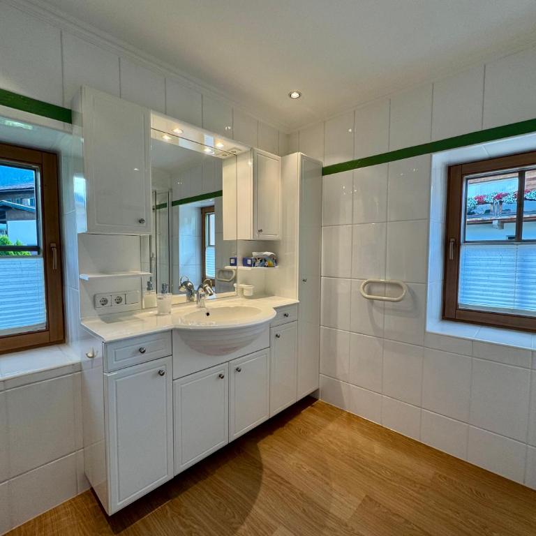 ALPIN CHARME APARTMENTS 3 x Boutique Alpine Living - Apartment mit 1 Schlafzimmer, Balkon und Bergblick - 25