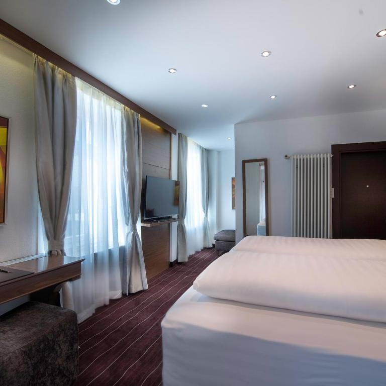 arthausHOTEL - Premium Doppelzimmer mit Balkon - 13