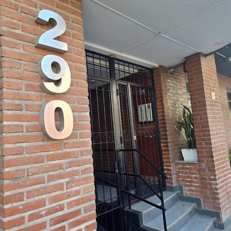 Buena ubicacion y buen precio - One-Bedroom Apartment with Balcony - 9