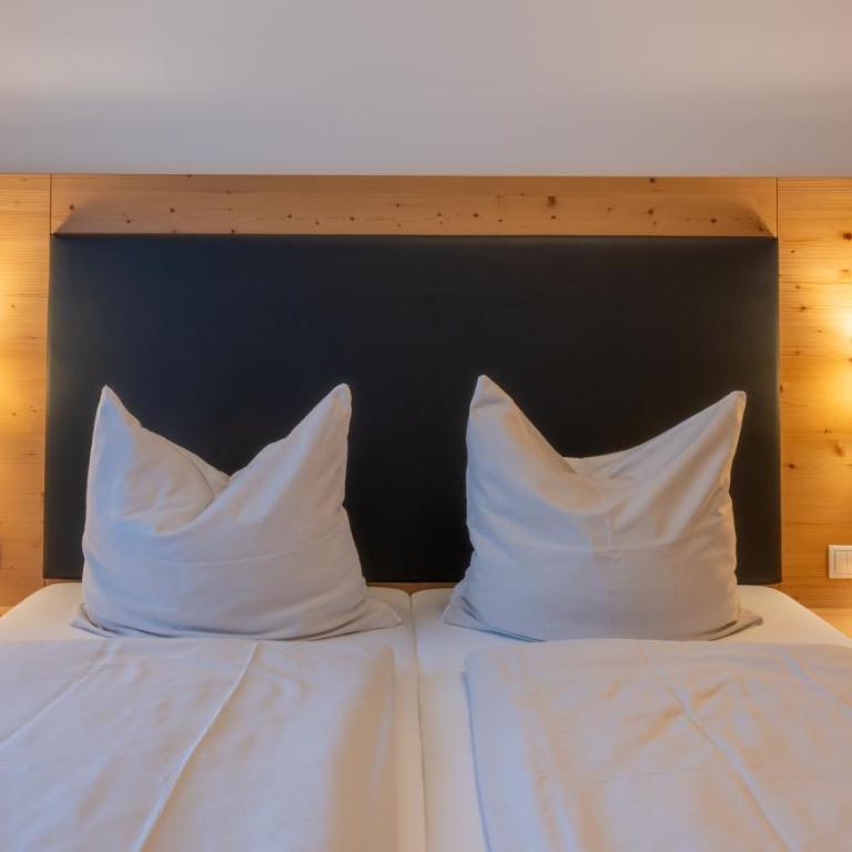 Familienhotel Botenwirt - Doppelzimmer mit Balkon - 3