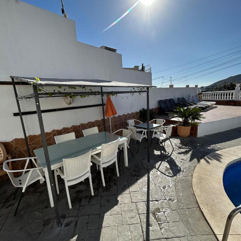 MALAGA,VILLA FAMARA,10 personas,CERCA DE LA PLAYA CON PISCINA,7 CAMAS,CAFE DE CORTESIA GRATIS - Villa - 41