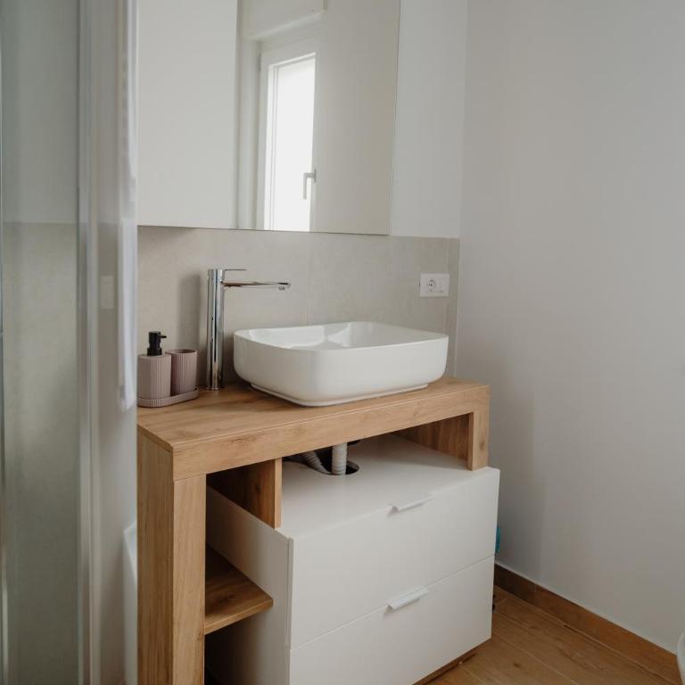 Sarina's apartment - Appartamento con 2 Camere da Letto, Balcone e Terrazza - 23