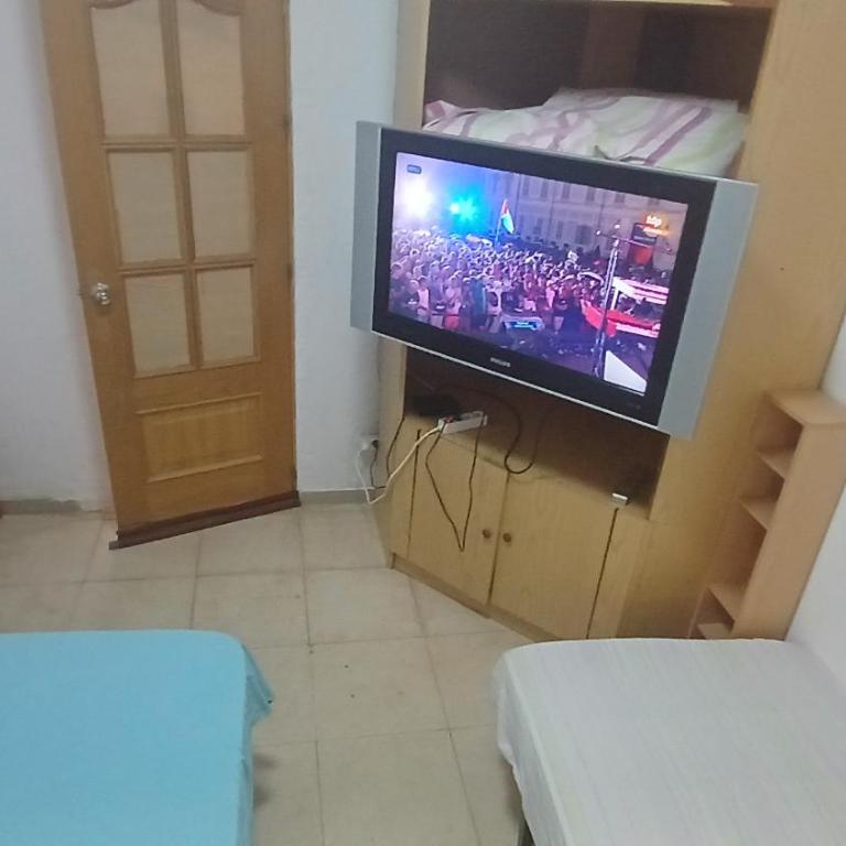 Habitacion Privada 2 Personas Toledo - Double Room with Shared Bathroom - 4