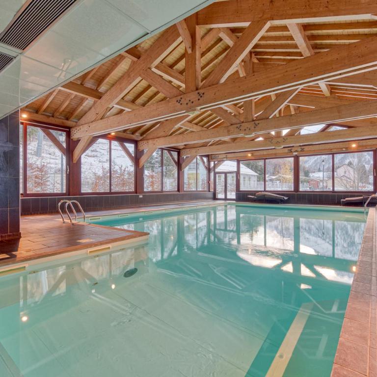 Appartement LE BUET skis aux pieds, piscine & Spa - Appartement 2 Chambres - 18