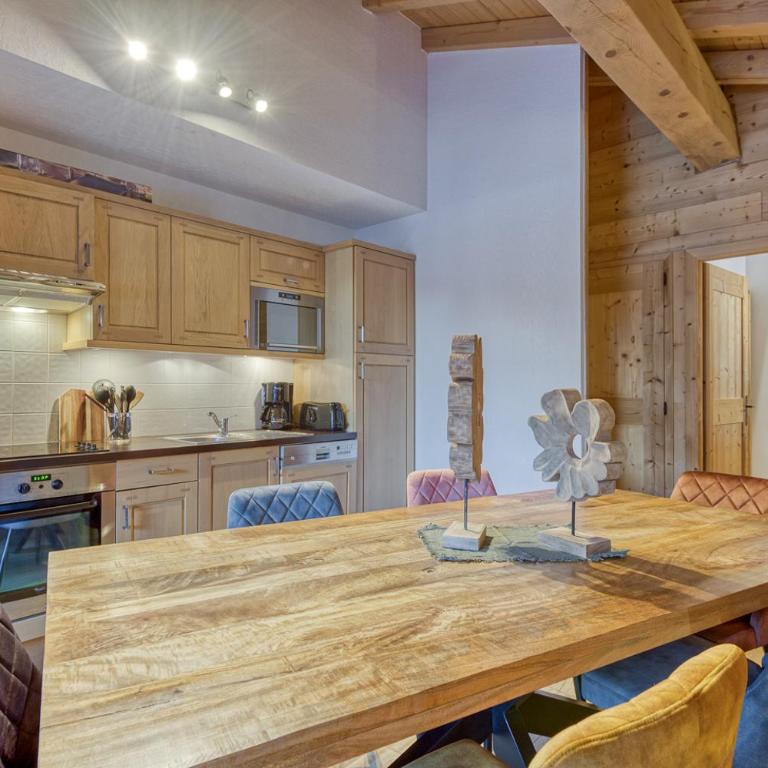 Appartement LE BUET skis aux pieds, piscine & Spa - Appartement 2 Chambres - 6