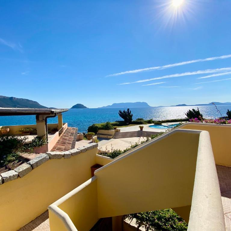 ISA - Luxury apartment Ginepro sea view with common swimming pool just 50 mt from the beach - Appartamento con 1 Camera da Letto e Vista Mare - 1