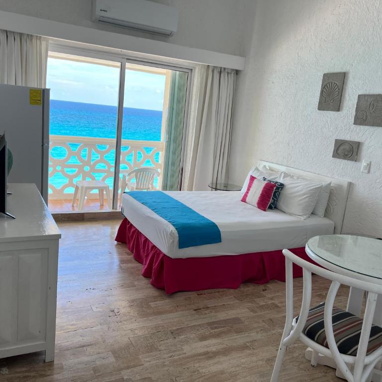 Seashore Apartment Cancun - Studio with Sea View - 3