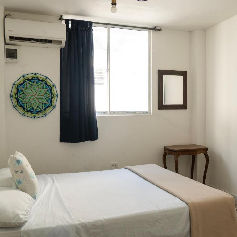 MANGO BiCHE - HOUSE - Habitación Doble Estándar con baño compartido - 1