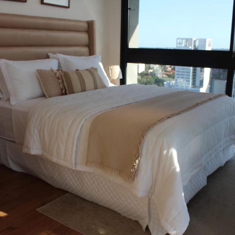 More deluxe sol - One-Bedroom Apartment - 6